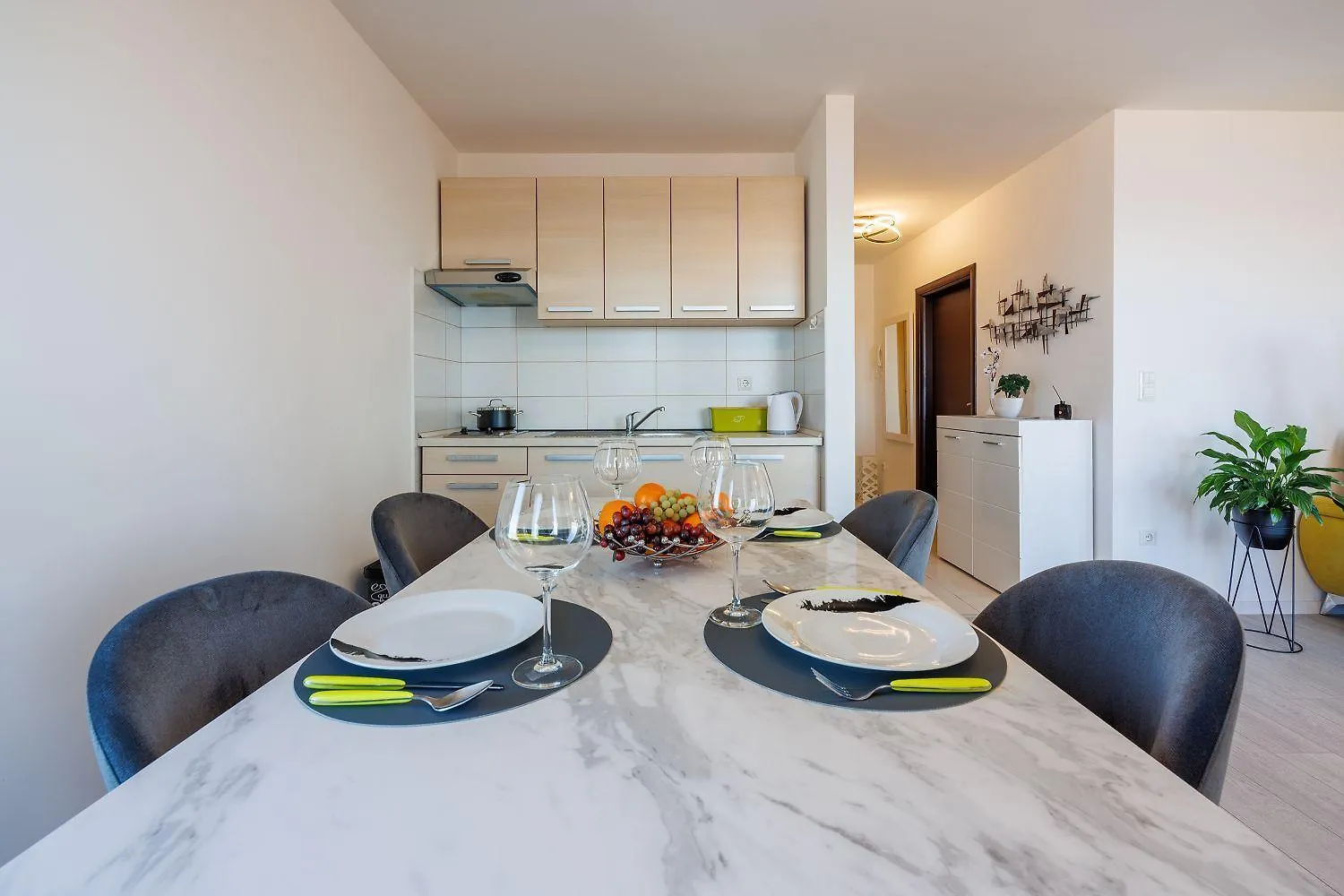 Lichtdurchflutetes Apartment Mit Meerblick, Privatem Balkon, Wifi, Privatparkplatz Crikvenica Croatia